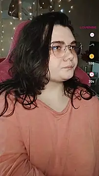 Snapshot of DenisHailey chatting on 02-07-25, 10:40 DenisHailey online show from 02-07-25, 10:40