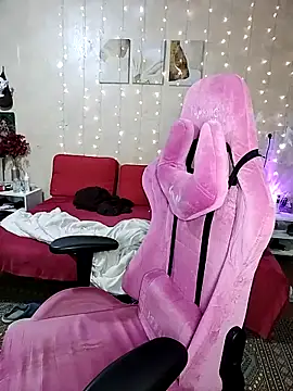 Snapshot of DenisHailey chatting on 09-28-25, 04:56 DenisHailey online show from 09-28-25, 04:56