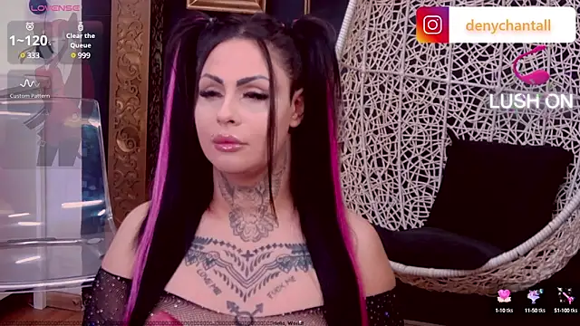 Snapshot of DeniSalome chatting on 01-11-25, 10:40 DeniSalome online show from 01-11-25, 10:40