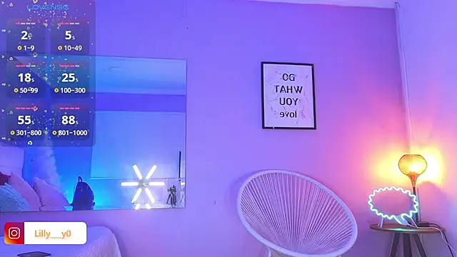 LillyDolls23 online show from 02-01-25, 01:30