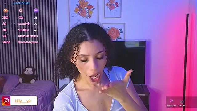 LillyDolls23 online show from 02-20-25, 01:40