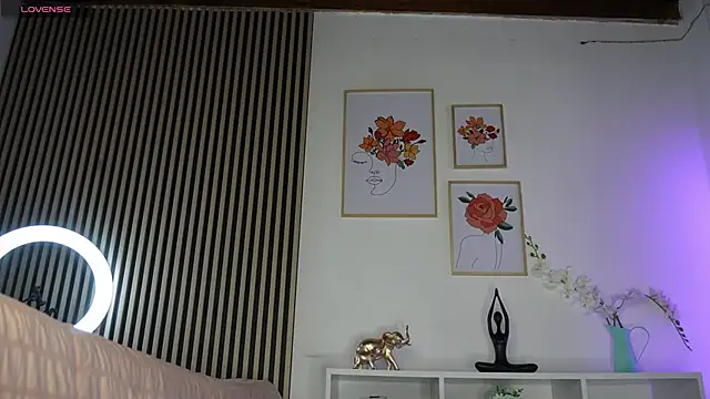 LillyDolls23 online show from 09-17-25, 12:51