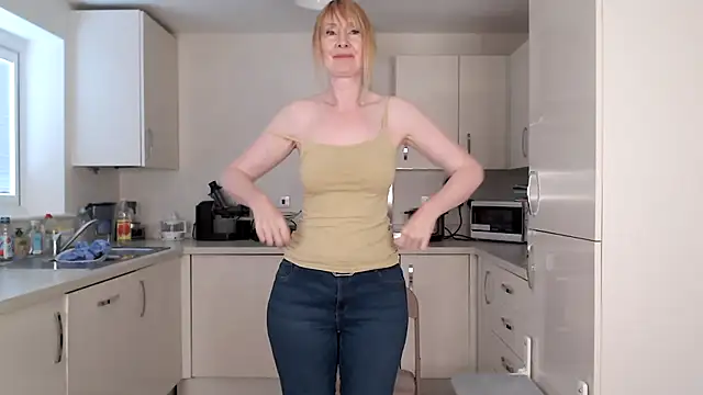 Snapshot of British_Goddess_Anna chatting on 07-19-26, 08:07 British Goddess Anna online show from 07-19-26, 08:07