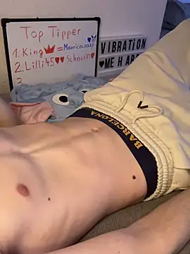 Snapshot of secret_dream415 chatting on 12-07-24, 07:21 secret dream415 online show from 12-07-24, 07:21