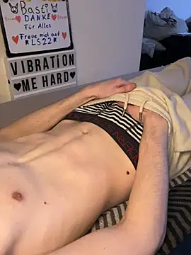 Snapshot of secret_dream415 chatting on 03-12-25, 07:17 secret dream415 online show from 03-12-25, 07:17