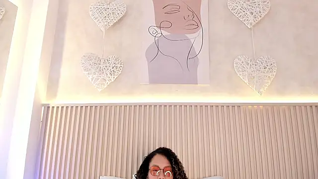 daiana curly online show from 02-11-26, 07:30