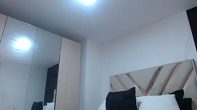 fairylatin222 online show from 10-20-25, 01:50