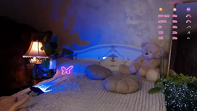 JulieHeets online show from 01-03-25, 10:41