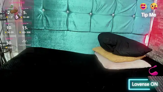 Snapshot of Cloee66 chatting on 12-03-25, 06:50 Cloee66 online show from 12-03-25, 06:50