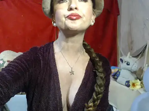 Snapshot of hottieperla chatting on 10-03-25, 06:05 hottieperla online show from 10-03-25, 06:05