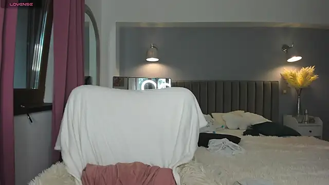 Awesome Jolie online show from 09-17-25, 07:10