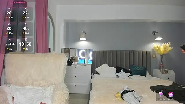 Awesome Jolie online show from 10-18-25, 04:26