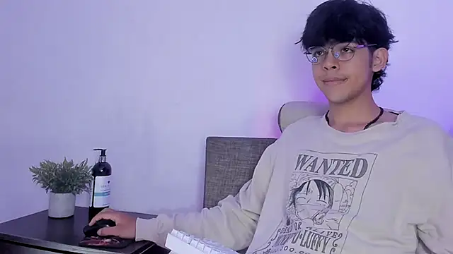 Snapshot of Alan26_ chatting on 03-10-25, 08:45 Alan26 online show from 03-10-25, 08:45