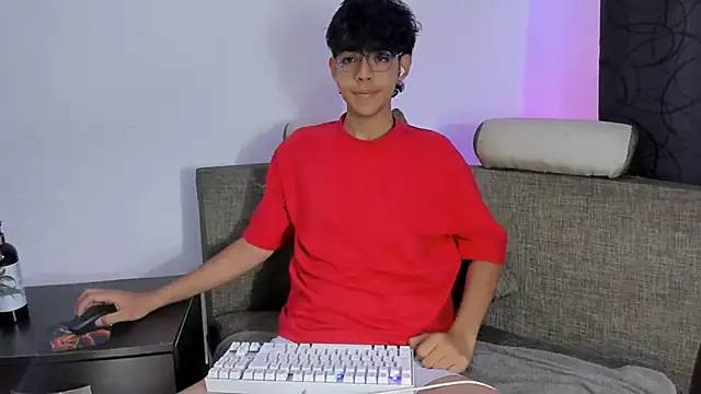 Snapshot of Alan26_ chatting on 03-12-25, 08:52 Alan26 online show from 03-12-25, 08:52