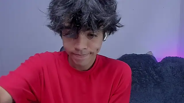 Snapshot of Alan26_ chatting on 09-19-25, 02:51 Alan26 online show from 09-19-25, 02:51