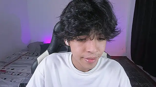 Snapshot of Alan26_ chatting on 11-22-25, 04:55 Alan26 online show from 11-22-25, 04:55