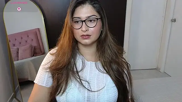 Snapshot of adara_lennox chatting on 03-17-26, 08:23 adara lennox online show from 03-17-26, 08:23