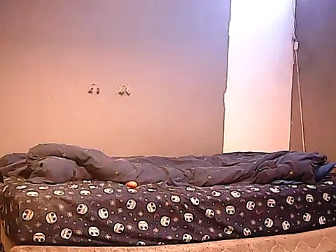 Snapshot of twinkerbell344 chatting on 01-05-26, 10:57 twinkerbell344 online show from 01-05-26, 10:57