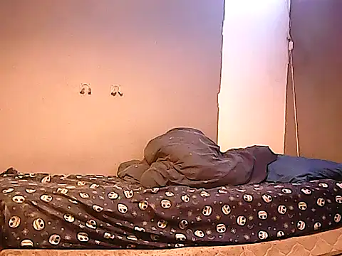 Snapshot of twinkerbell344 chatting on 01-14-26, 04:23 twinkerbell344 online show from 01-14-26, 04:23