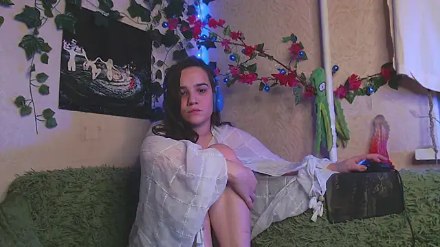 Tiny Witch online show from 10-10-25, 11:15