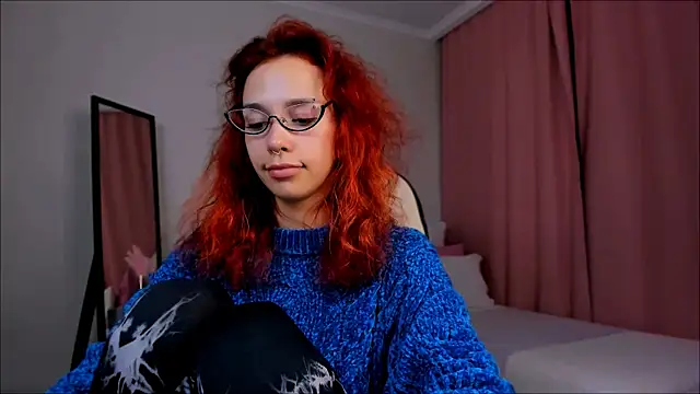 Snapshot of LeylaNoiry chatting on 12-17-24, 08:54 LeylaNoiry online show from 12-17-24, 08:54