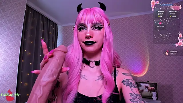 Snapshot of LeylaNoiry chatting on 03-12-25, 03:18 LeylaNoiry online show from 03-12-25, 03:18