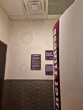 John19893 online show from 02-09-25, 01:11