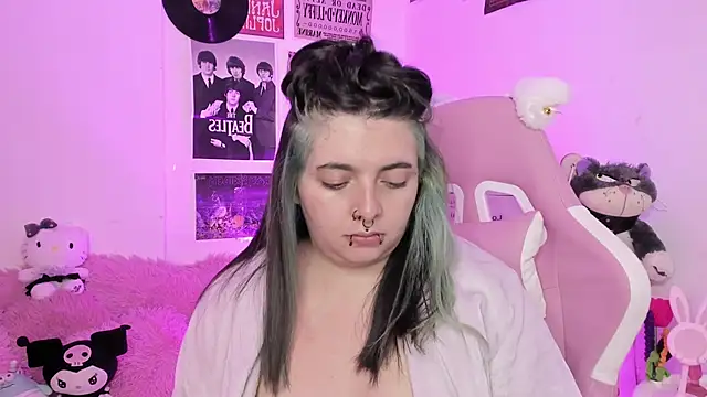 Snapshot of Sachi_Meow chatting on 12-16-25, 05:40 Sachi Meow online show from 12-16-25, 05:40