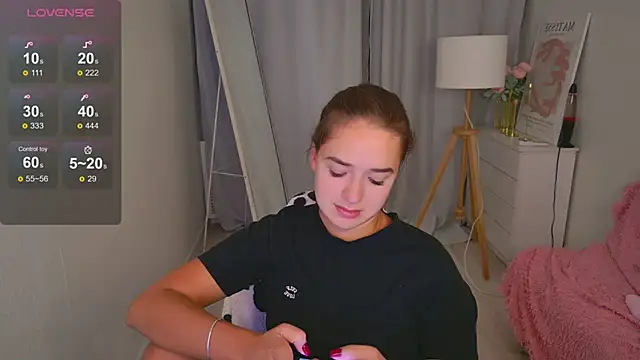 LovelyJessie online show from 04-15-26, 02:02