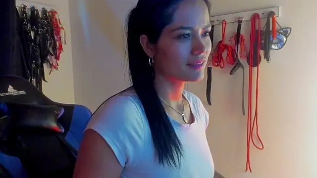 Snapshot of scarlet-kennedy98 chatting on 10-31-25, 06:42 scarlet-kennedy98 online show from 10-31-25, 06:42