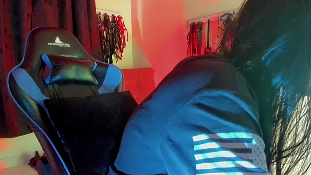 Snapshot of scarlet-kennedy98 chatting on 11-20-25, 07:46 scarlet-kennedy98 online show from 11-20-25, 07:46