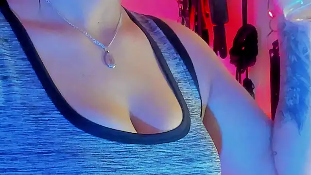 Snapshot of scarlet-kennedy98 chatting on 11-25-25, 09:26 scarlet-kennedy98 online show from 11-25-25, 09:26