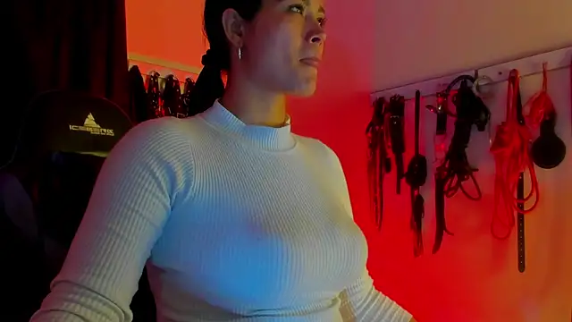 Snapshot of scarlet-kennedy98 chatting on 11-27-25, 08:33 scarlet-kennedy98 online show from 11-27-25, 08:33