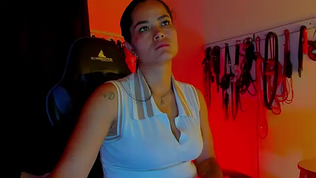 Snapshot of scarlet-kennedy98 chatting on 12-05-25, 06:48 scarlet-kennedy98 online show from 12-05-25, 06:48