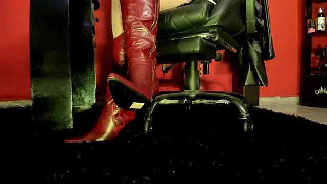 Snapshot of Julieta_Wall_ chatting on 01-16-25, 01:48 Julieta Wall online show from 01-16-25, 01:48