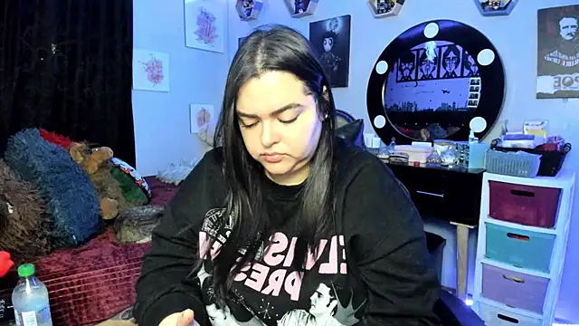 Snapshot of Luise_Meyrink chatting on 01-14-26, 02:39 Luise Meyrink online show from 01-14-26, 02:39