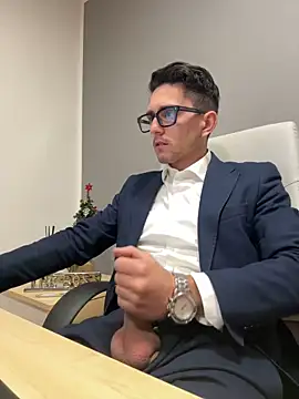 Snapshot of masterboss_ chatting on 12-02-24, 12:40 masterboss  online show from 12-02-24, 12:40