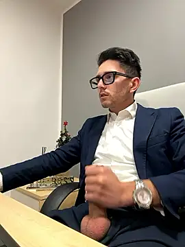 Snapshot of masterboss_ chatting on 12-04-24, 12:36 masterboss  online show from 12-04-24, 12:36