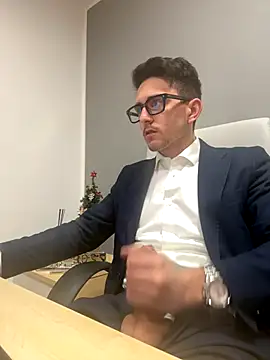 Snapshot of masterboss_ chatting on 12-04-24, 07:56 masterboss  online show from 12-04-24, 07:56