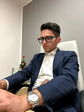 Snapshot of masterboss_ chatting on 12-05-24, 12:44 masterboss  online show from 12-05-24, 12:44