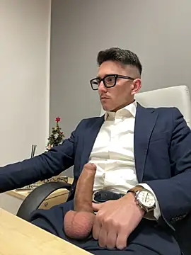 Snapshot of masterboss_ chatting on 12-09-24, 12:40 masterboss  online show from 12-09-24, 12:40