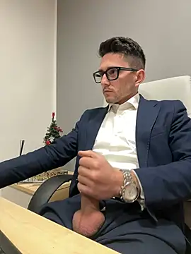 Snapshot of masterboss_ chatting on 12-16-24, 12:27 masterboss  online show from 12-16-24, 12:27