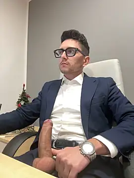 Snapshot of masterboss_ chatting on 12-19-24, 01:07 masterboss  online show from 12-19-24, 01:07