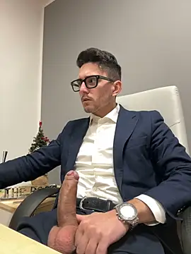 Snapshot of masterboss_ chatting on 12-20-24, 12:38 masterboss  online show from 12-20-24, 12:38