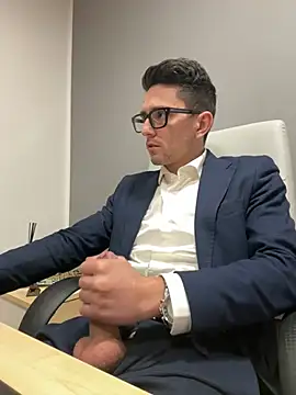 Snapshot of masterboss_ chatting on 01-08-25, 12:47 masterboss  online show from 01-08-25, 12:47