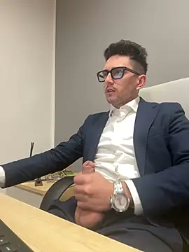 Snapshot of masterboss_ chatting on 01-21-25, 01:11 masterboss  online show from 01-21-25, 01:11