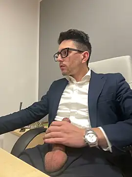 Snapshot of masterboss_ chatting on 01-23-25, 12:41 masterboss  online show from 01-23-25, 12:41