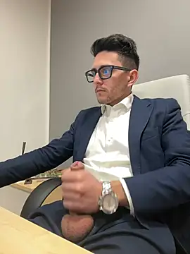 Snapshot of masterboss_ chatting on 01-24-25, 12:52 masterboss  online show from 01-24-25, 12:52