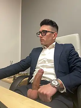 Snapshot of masterboss_ chatting on 02-04-25, 12:55 masterboss  online show from 02-04-25, 12:55