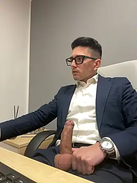 Snapshot of masterboss_ chatting on 02-06-25, 12:37 masterboss  online show from 02-06-25, 12:37